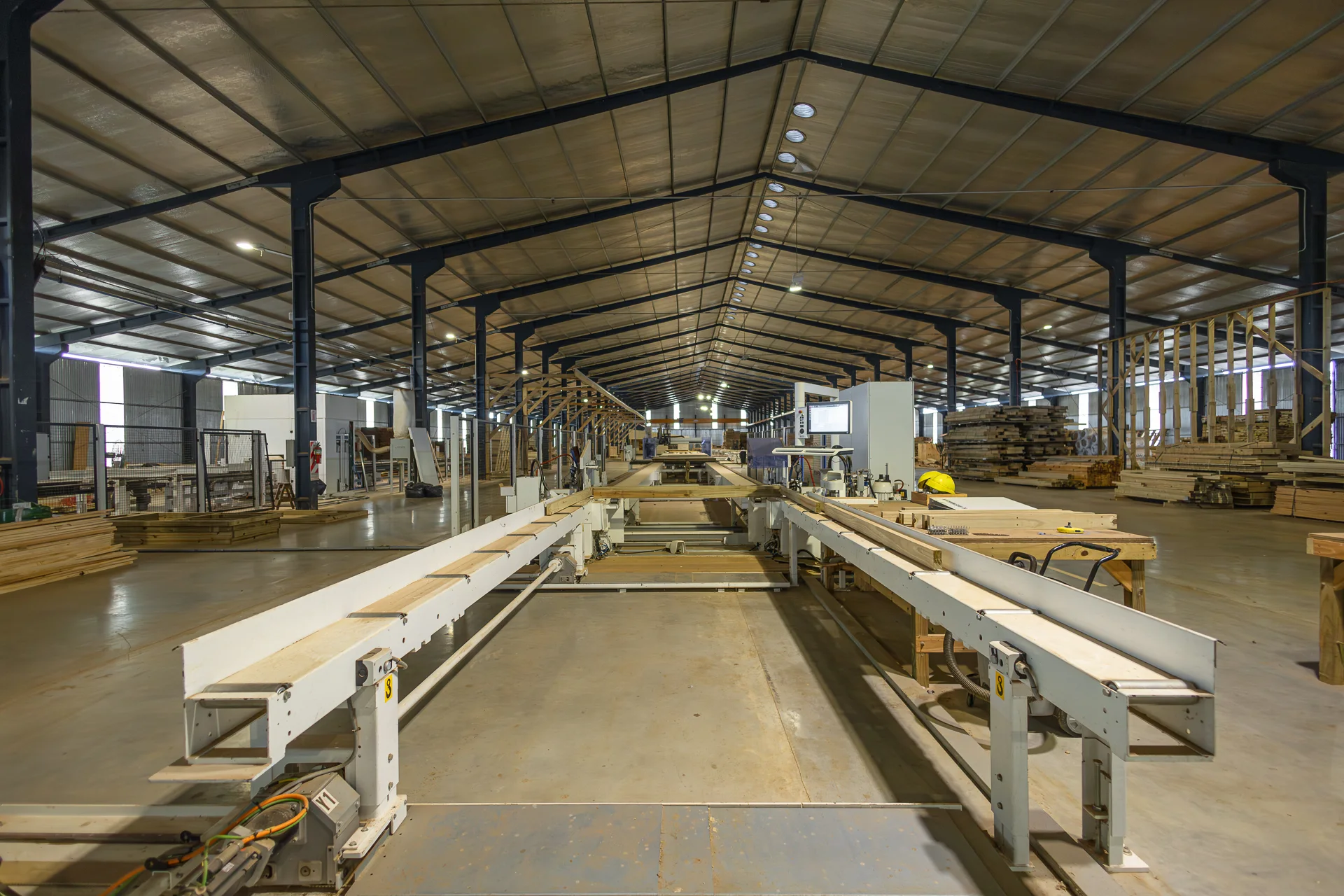 Línea de producción en la nave de la fábrica de Posadas